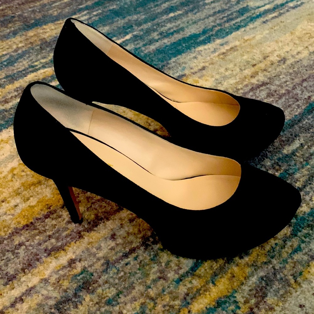Black suede Nine West platform heels 7 1/2